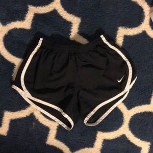 Black Nike running shorts size: S